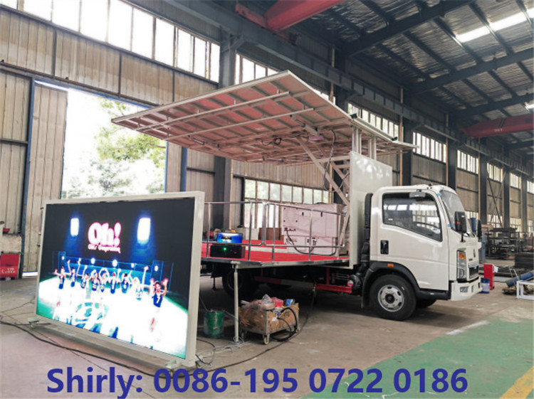 SINOTRUK HOWO 4*2 LHD/RHD 3 Sided Wing Open Stage Showroom Truck with LED Display