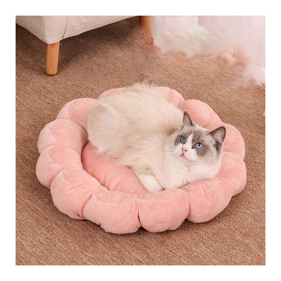 Cute Cat Litter Box with Multi-coloured Petals Double-sided short plush pet kennel Semi-Enclosed Design Cat Litter Box