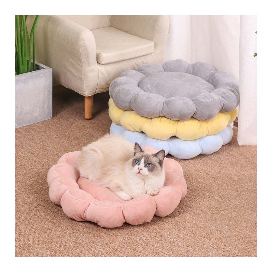 Cute Cat Litter Box with Multi-coloured Petals Double-sided short plush pet kennel Semi-Enclosed Design Cat Litter Box