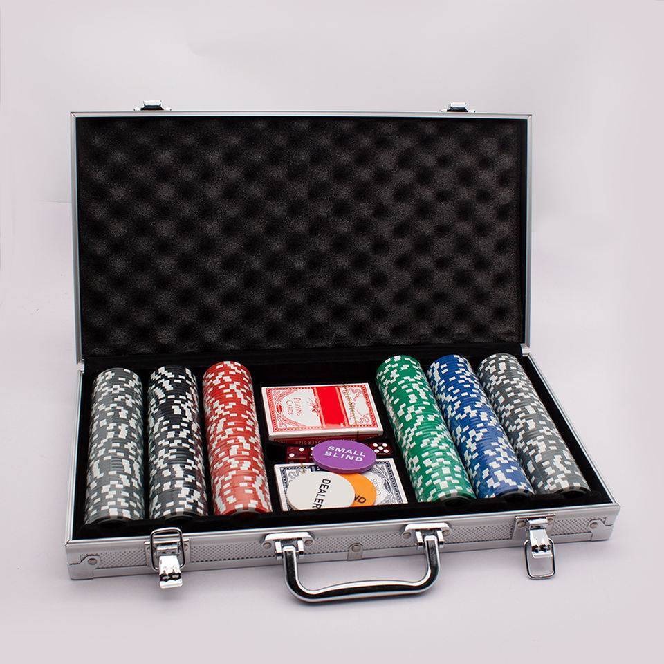 Wholesale custom 300 pieces casino poker chips 2 playing cards 5 dice case set with aluminum case