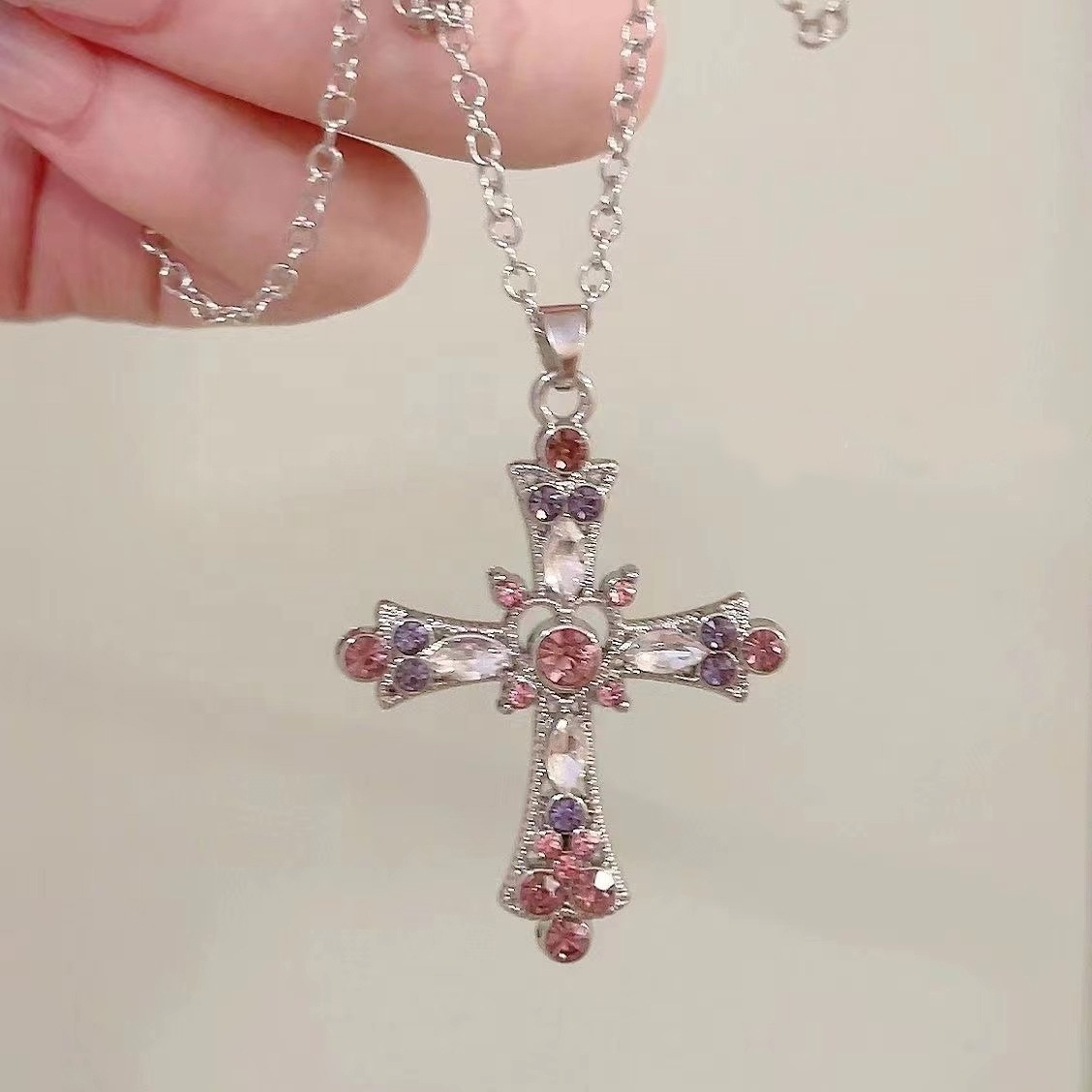 Wholesale Fashion Jewelry Y2k Cross Pendant Clavicle Chain 18k Gold Plated Necklace for Women Rhinestone Choker Necklace