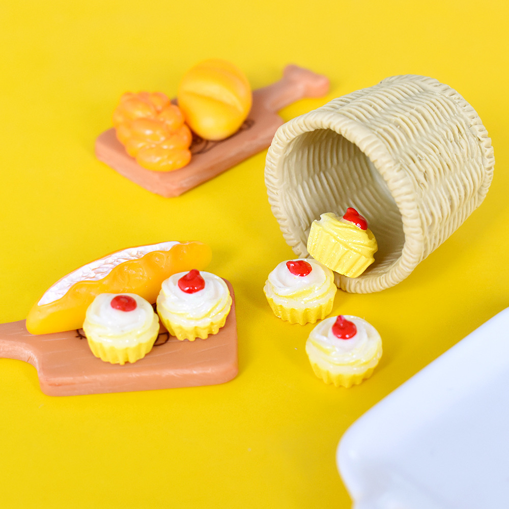 2023 Popular Miniature Bread Bulk Model Cream Glue Phone Case DIY Resin Accessories Decoration Handmade Materials