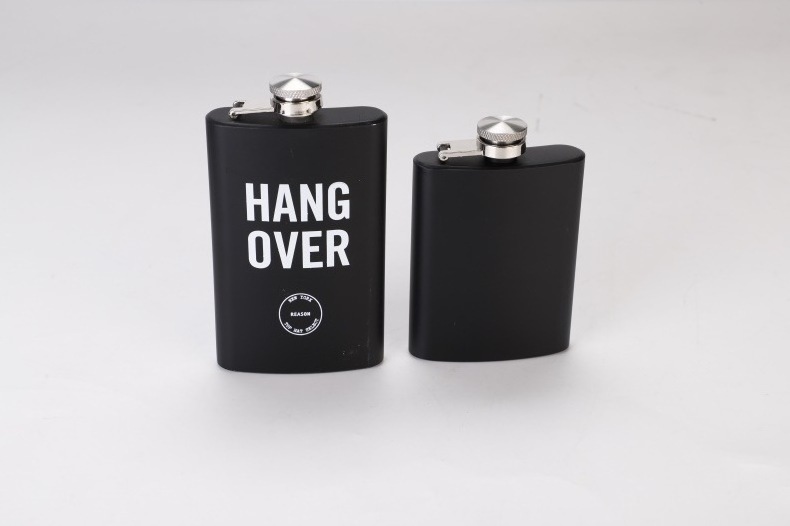 High Quality whiskey hip flask  matte black stainless steel whisky wine hip flask set with solid gift box portable hip flask