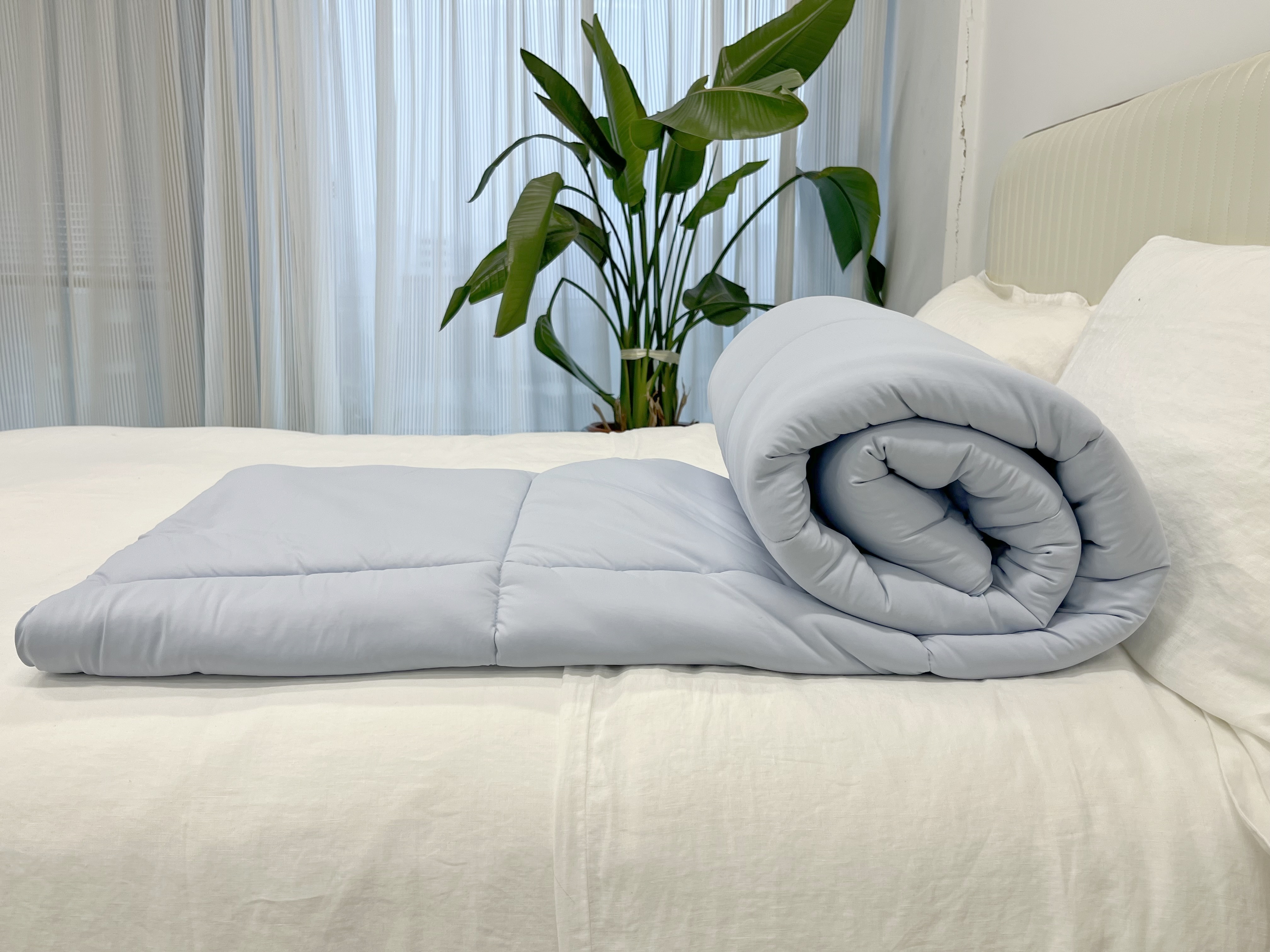 Super Soft Cozy Bliss Dual-Sided Cooling Comforter Cold Tech Washable Lightweight Silk Smooth Cooling Blanket