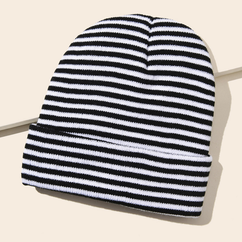 HZM-22252 New Style Acrylic Custom Knit Beanie Caps Wholesale Black White Stripe Winter Beanie Hat Custom Logo