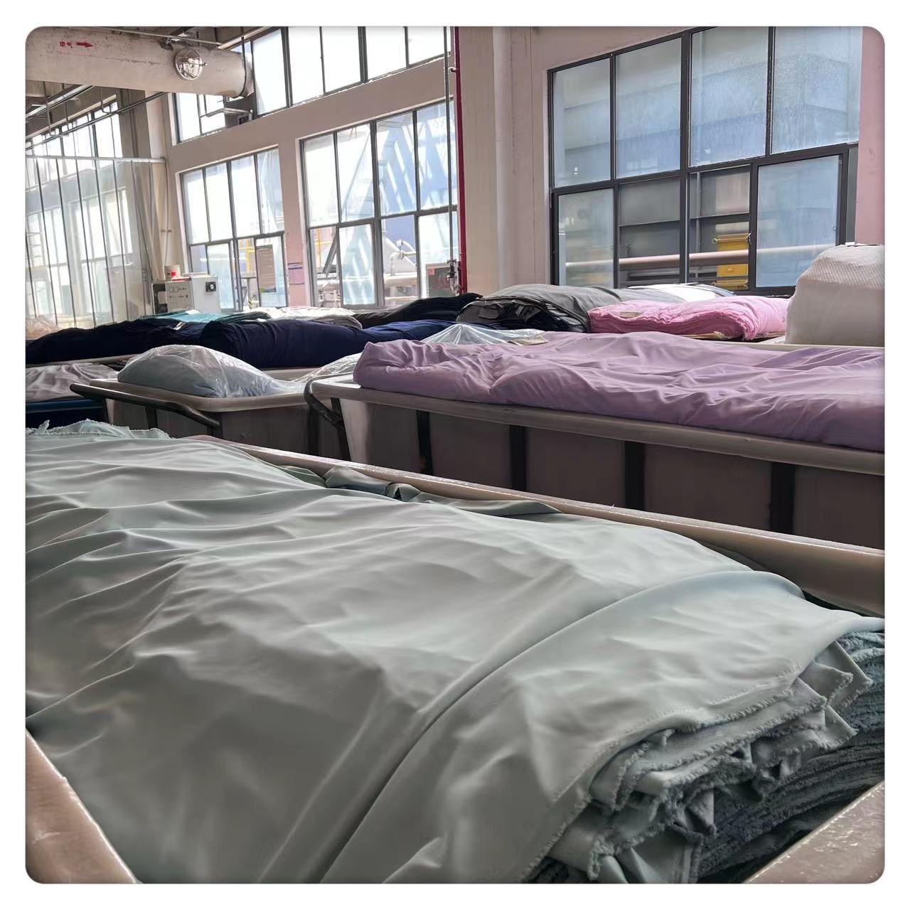 FACTORY Customized weight wholesale bleached white hotel bedsheet woven 100% polyester fabric in roll