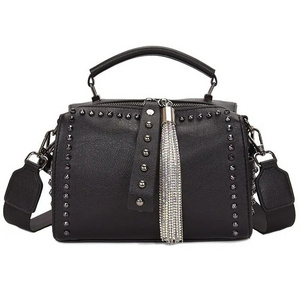 Fashion Rivet Women Handbag Wide Strap Female Shoulder Bags Chain Tassel Design Ladies Crossbody Bags Black Boston Totes