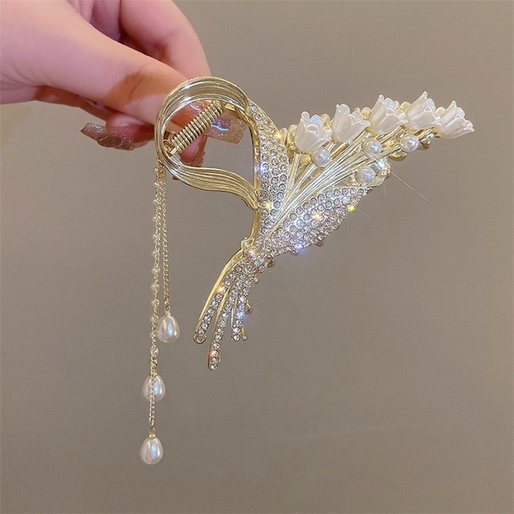 Retro Pearl Tassel Butterfly Shark Clip Head Ornament Hair Claw Catch Clips Flores Convallariae Back Head Hairpin