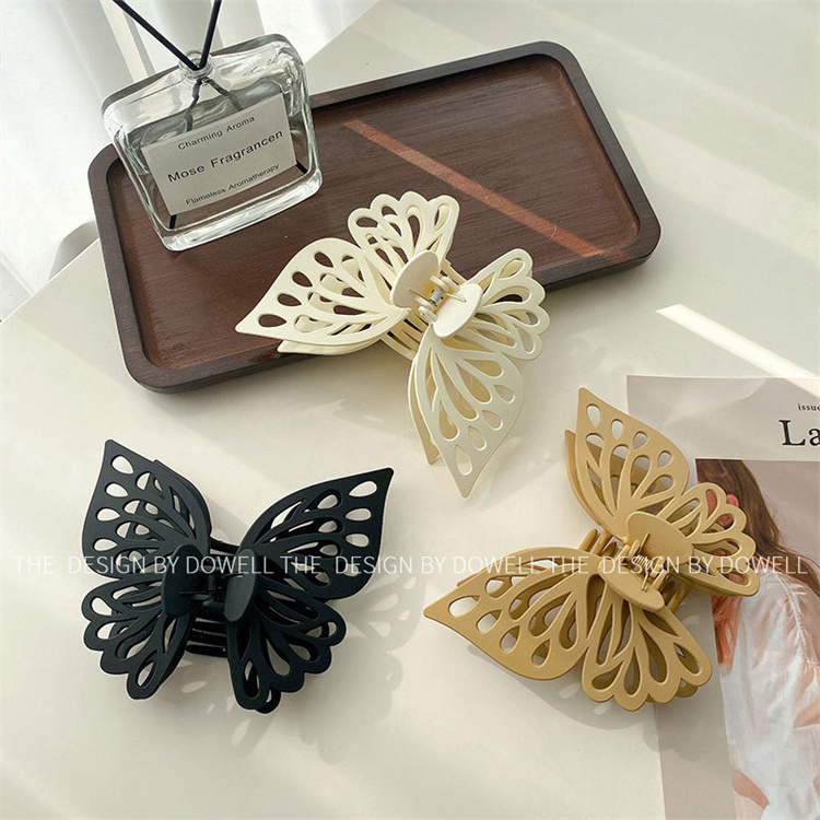 Korean Frosted Double Hollow Out Claw Hair Clip Accessories Women Large Plastic Butterfly Shape Hair Claw Clips