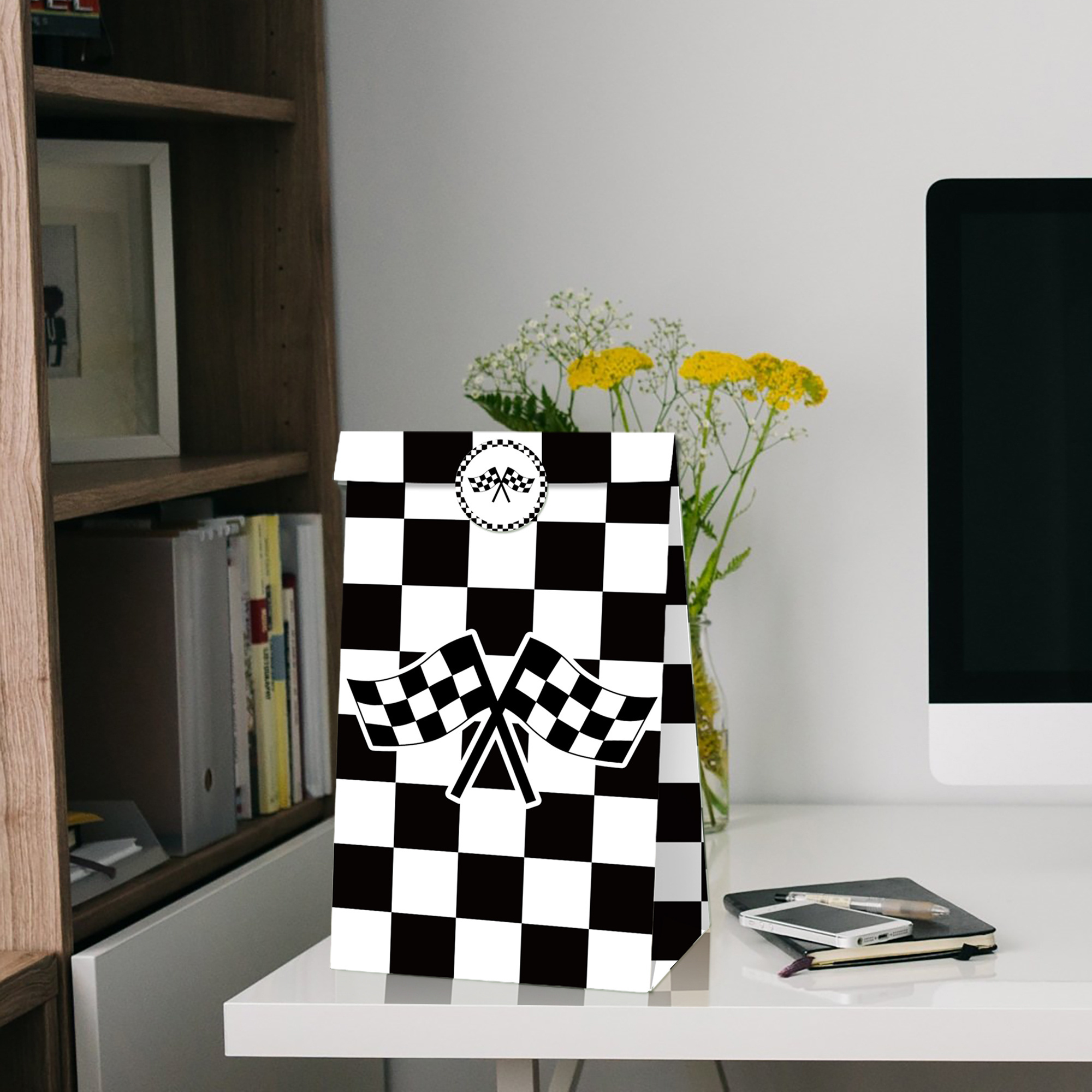 Xindeli LB116 12 pcs Black White Checkered Racing Flag Printed Candy Gift Kraft Paper Bag 18pcs with Stickers