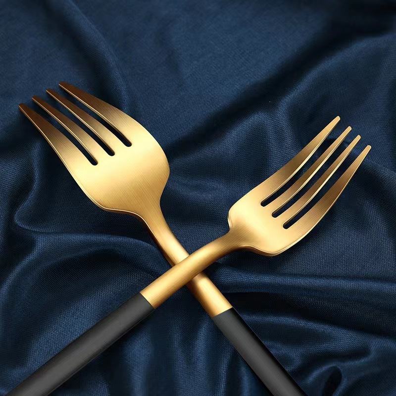 Wholesale Portugal 4 pcs plated titanium  gold stainless steel gold metal cutlery set dinnerware flatware for wedding