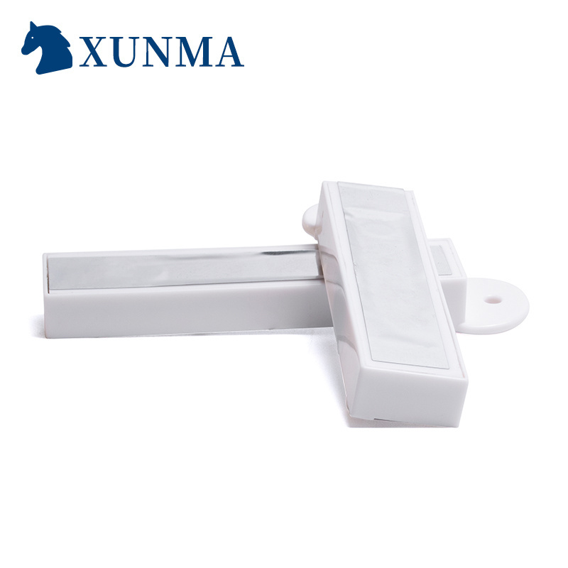 XUNMA EAS security Alpha magnetic detacher for retail display hooks key