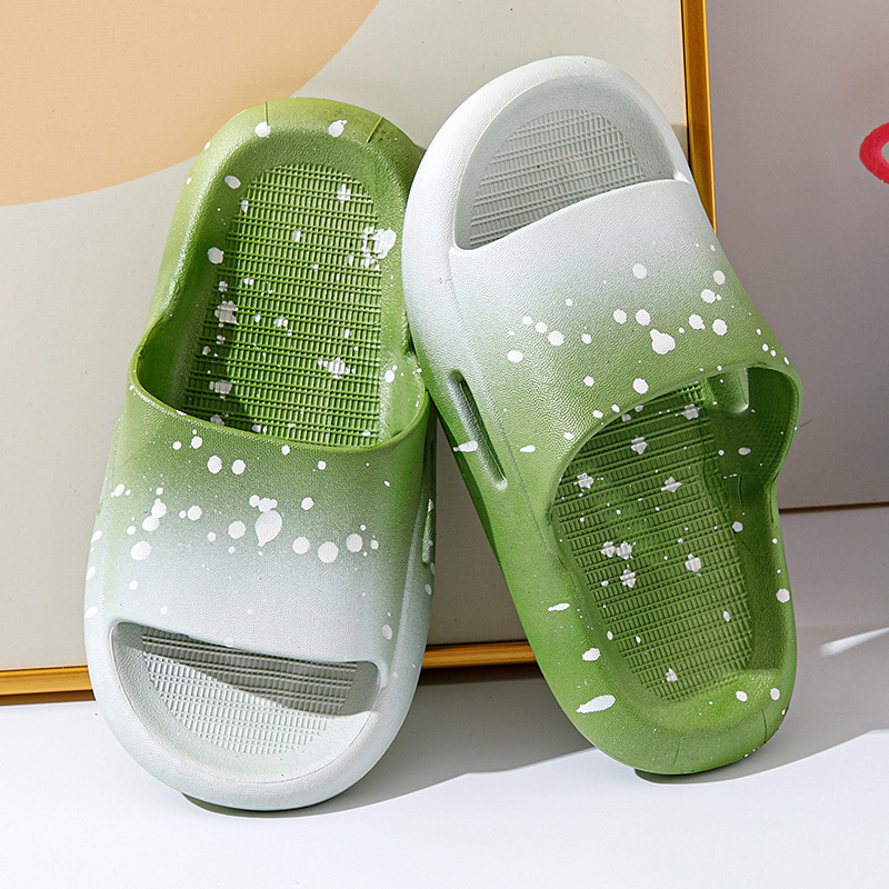 New Fashion Designer Soft PVC Kids Slippers Summer Sandals Beach Non-slip Children's Slides Flip Flops Parent-child Shoes