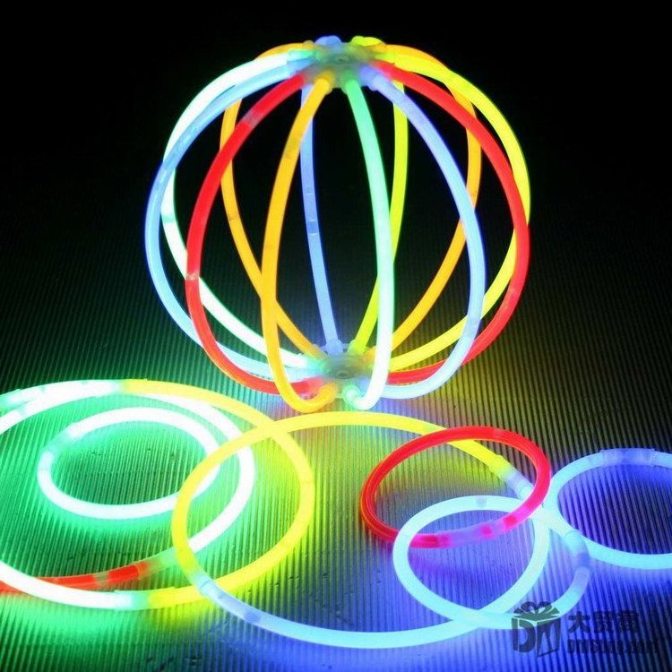 100 luminous concert manufacturers wholesale flash luminous children's adult toys disposable light stick