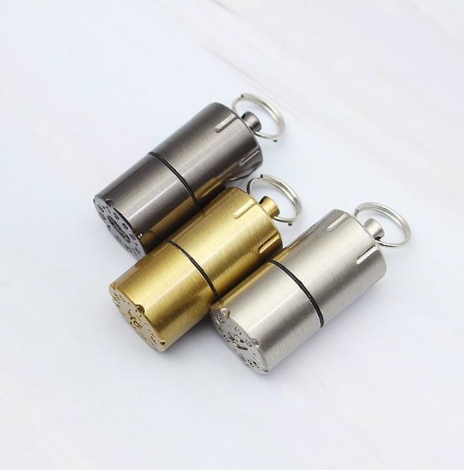 Creative key chain pendant outdoor kerosene lighter mini compact kerosene capsule gasoline lighter pocket gasoline lighter