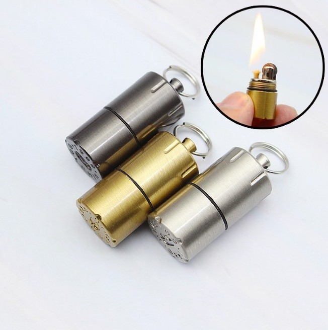 Creative key chain pendant outdoor kerosene lighter mini compact kerosene capsule gasoline lighter pocket gasoline lighter