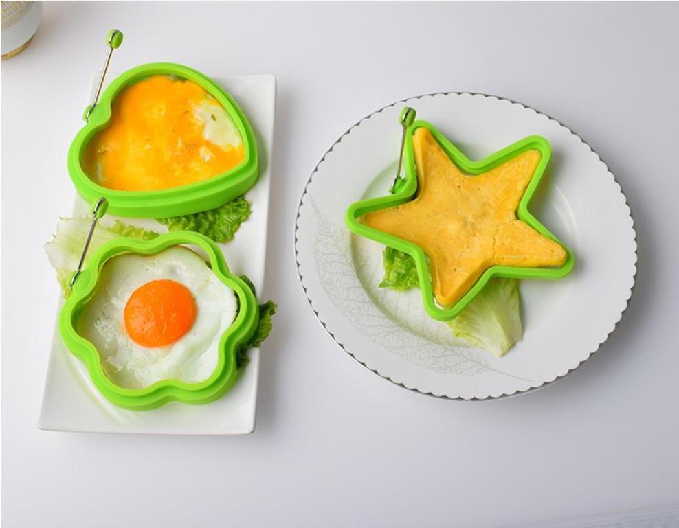 Hot selling Cartoon circular heart shaped silicone egg fryer with handle omelet pancake mold kitchen baking tool