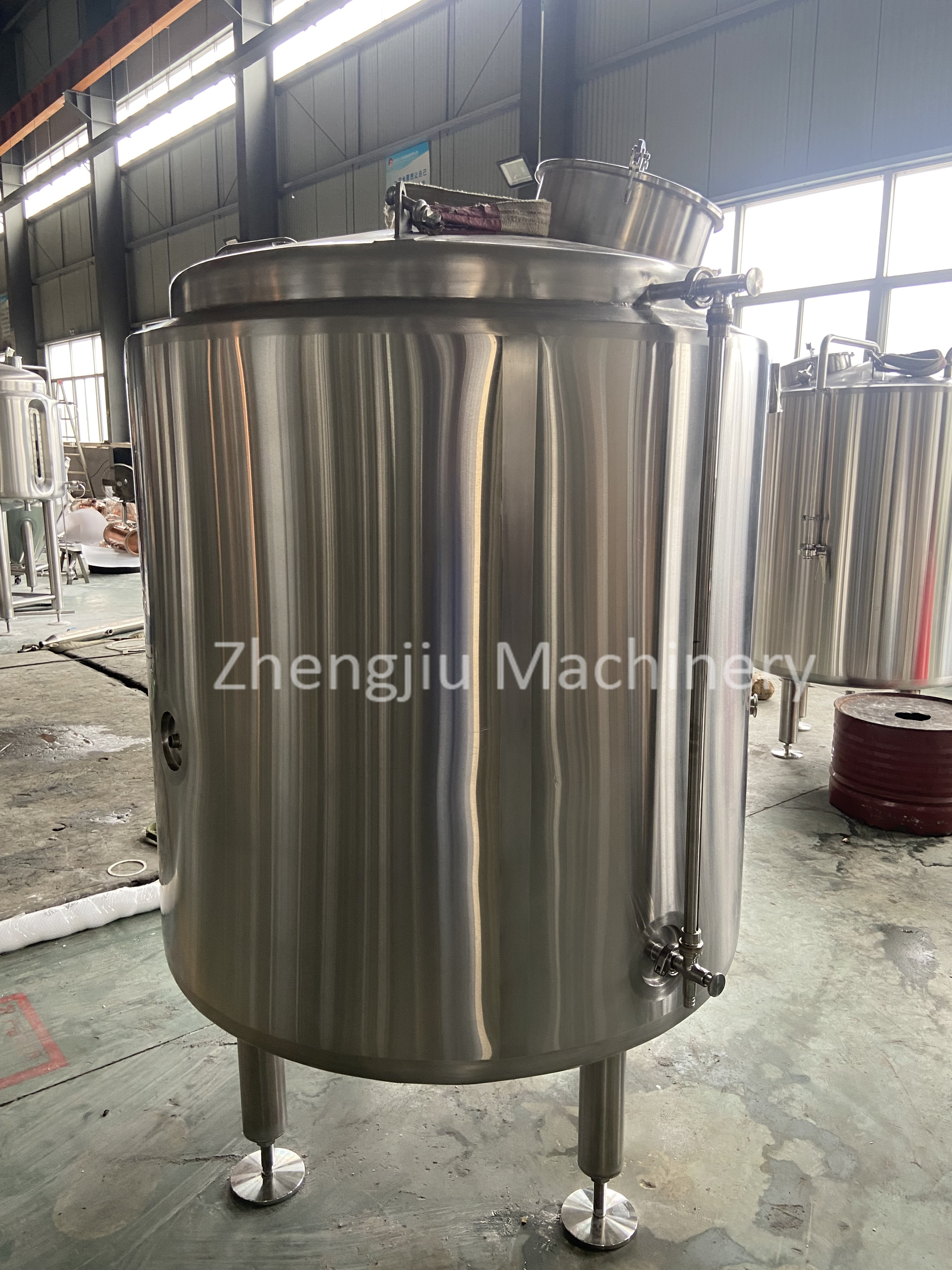 ZJ New Craft 1000L for liquor distillery insulated cold water storage tank