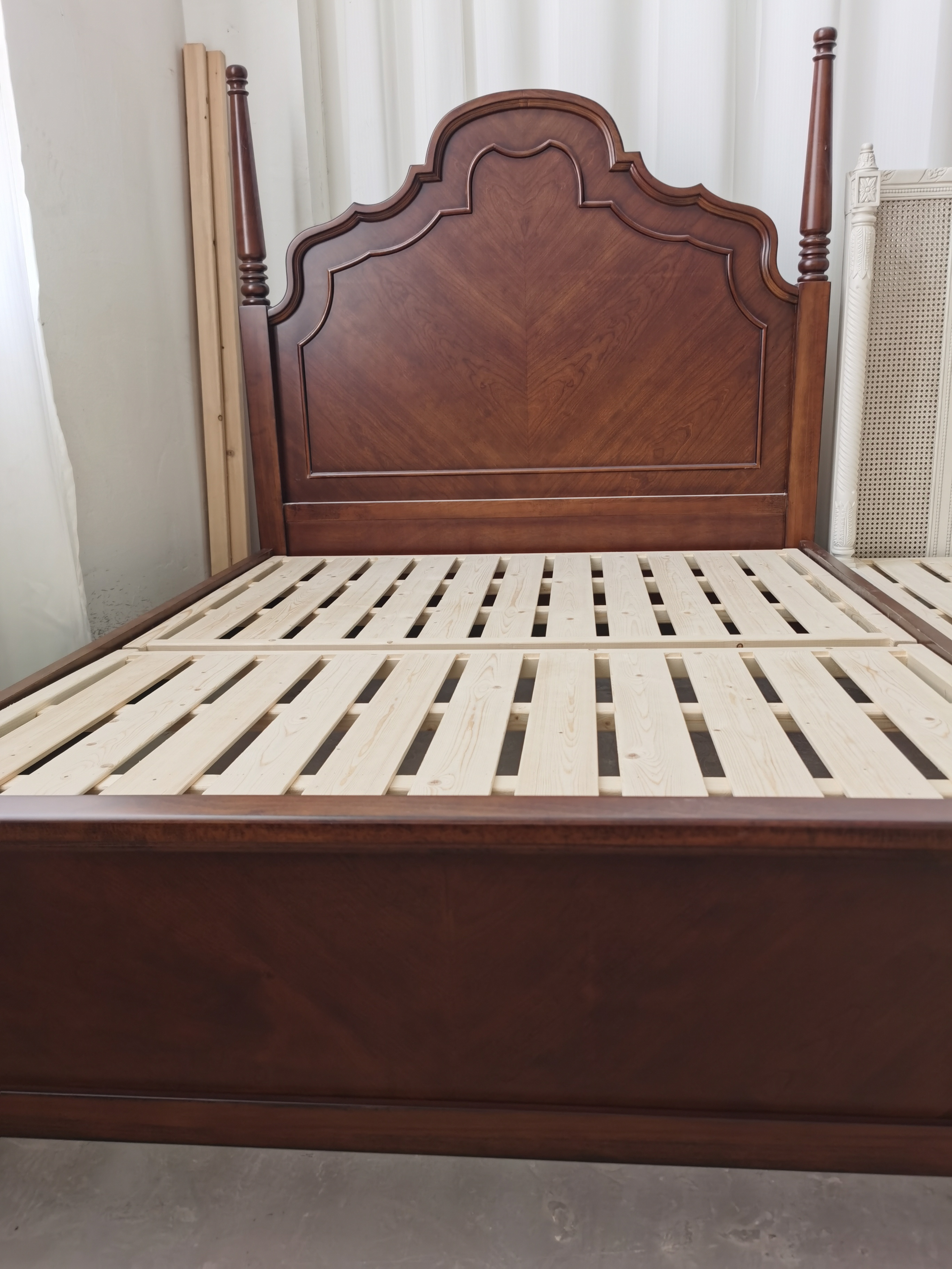 2023 New Arrival Chinese New Classic Style Solid Wood Carved Bed