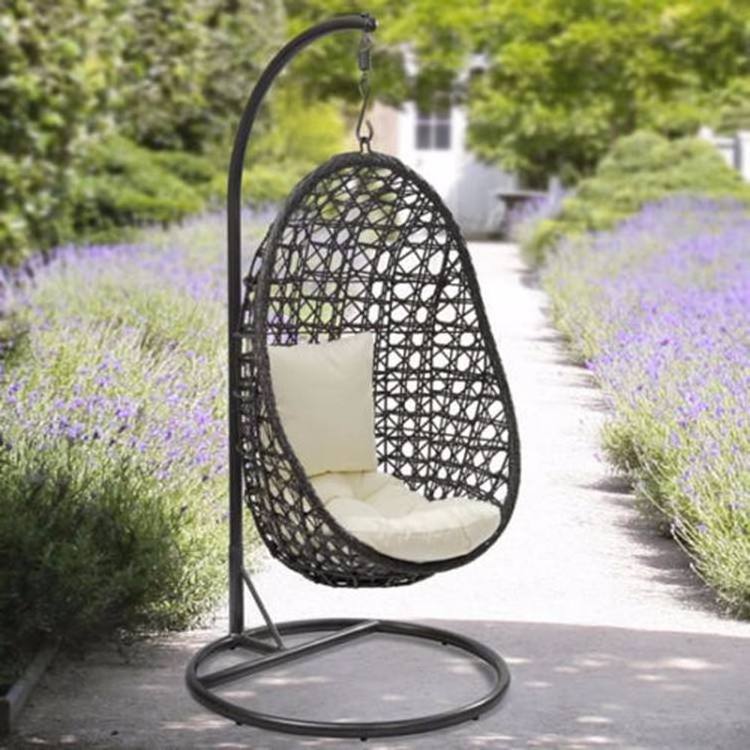 Black hanging Egg Swing Chair Indoor In Modern Style Circle Swing Chair Metal Hanging Rattan Patio Swings Chair