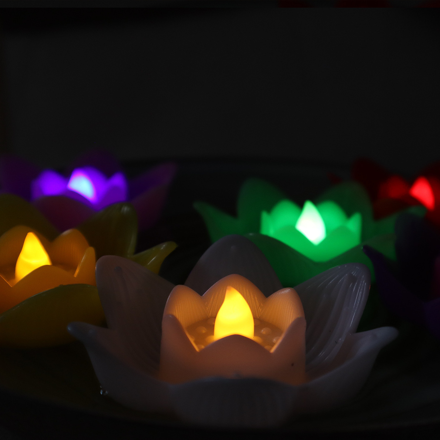 Lotus LED Candle Floating Candle Lights Up When It Meets Water Battery Powered Flameless Candle Light Waterproof Night Light