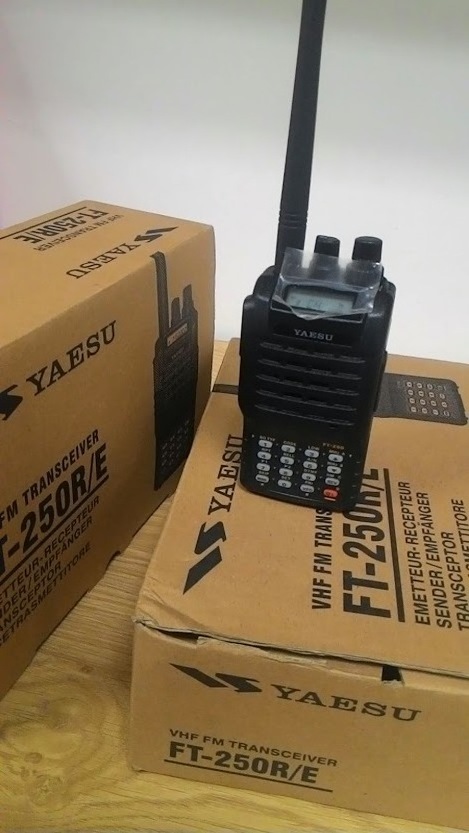 100 brand new original YAESU FT-250R, VHF 136-174Mhz Handheld radio ,YAESU FT-250R