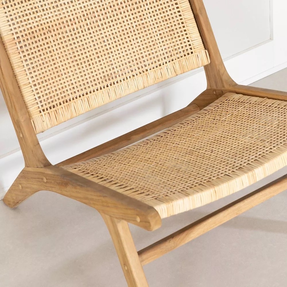 Scandinavian Relax Chair Solid Wood Material with Natural Rattan Woven Natural Color Style Mid Century Garden Relax Chair