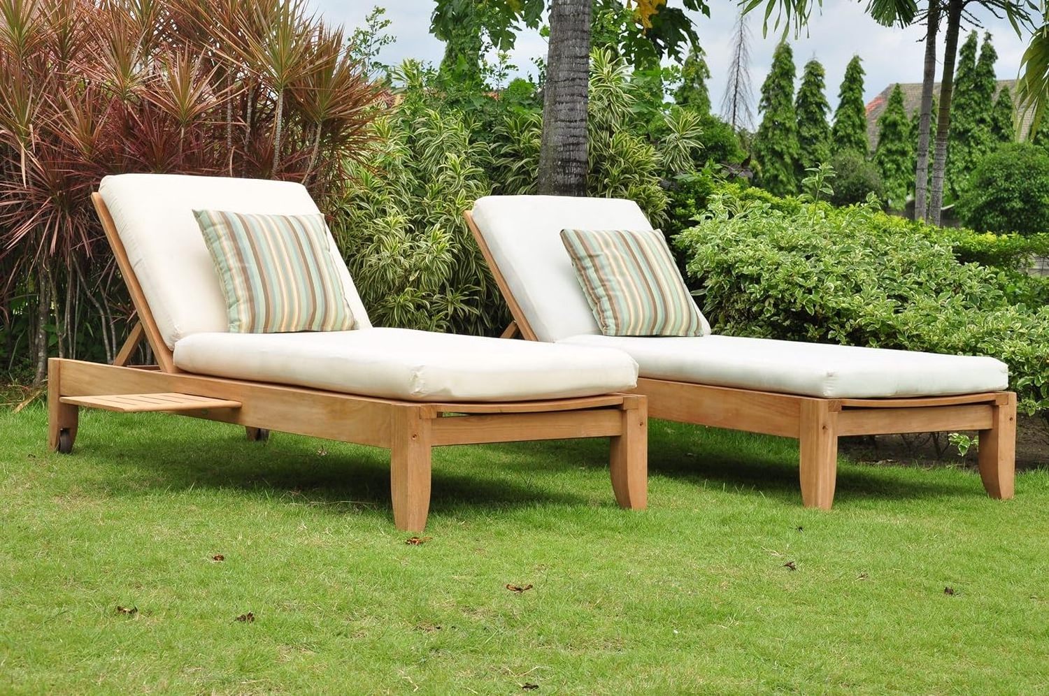 Good Quality Teak Wood Outdoor Chaise Sun Lounger Natural Color Finish Wholesale Price