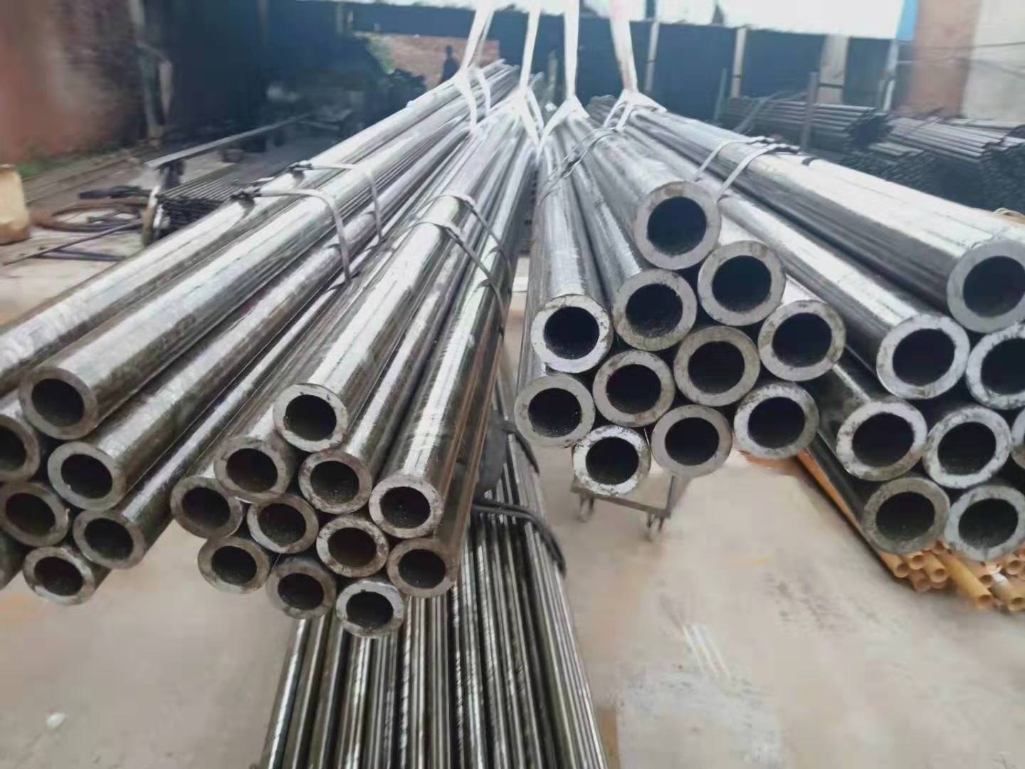 Round Pipe and Tube Od89x3.5 Mm Ss304 Ss316 Cold Rolled Seamless Stainless Steel 316 Price Per Kg Ss Pipe  From Indonesia