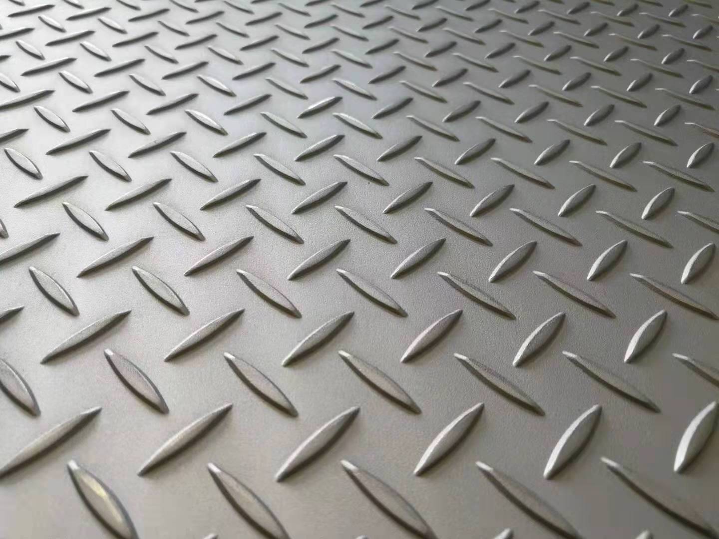 Hot Selling Embossed stainless steel plate hot rolled plaid 304 316L 430 diamond embossed stainless steel wall panel  From ina