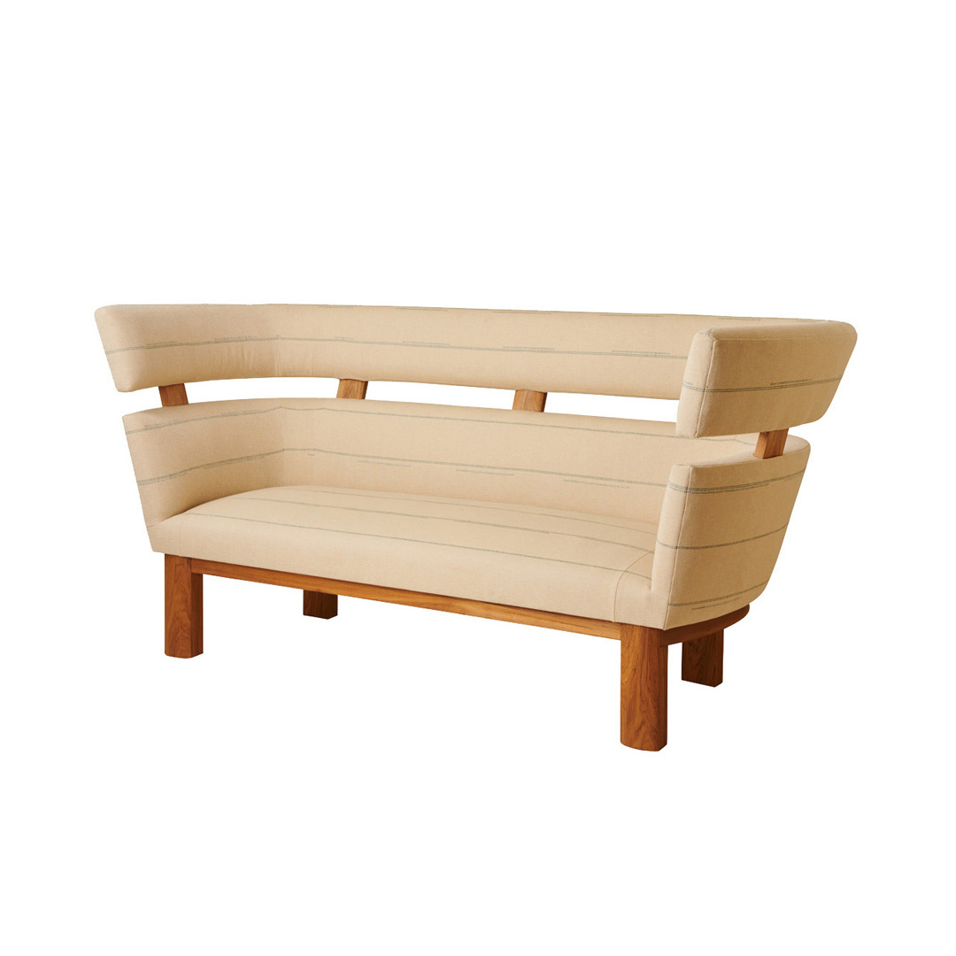 Round-Curved Outdoor Sofa Oversized Design Teak Solid Wood Frame Covered With Fabric Cushion