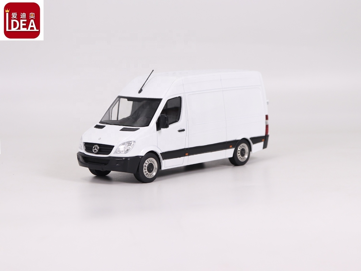 Hot sale diecast car model metal miniature sprinter van 1:32 diecast van truck for gift