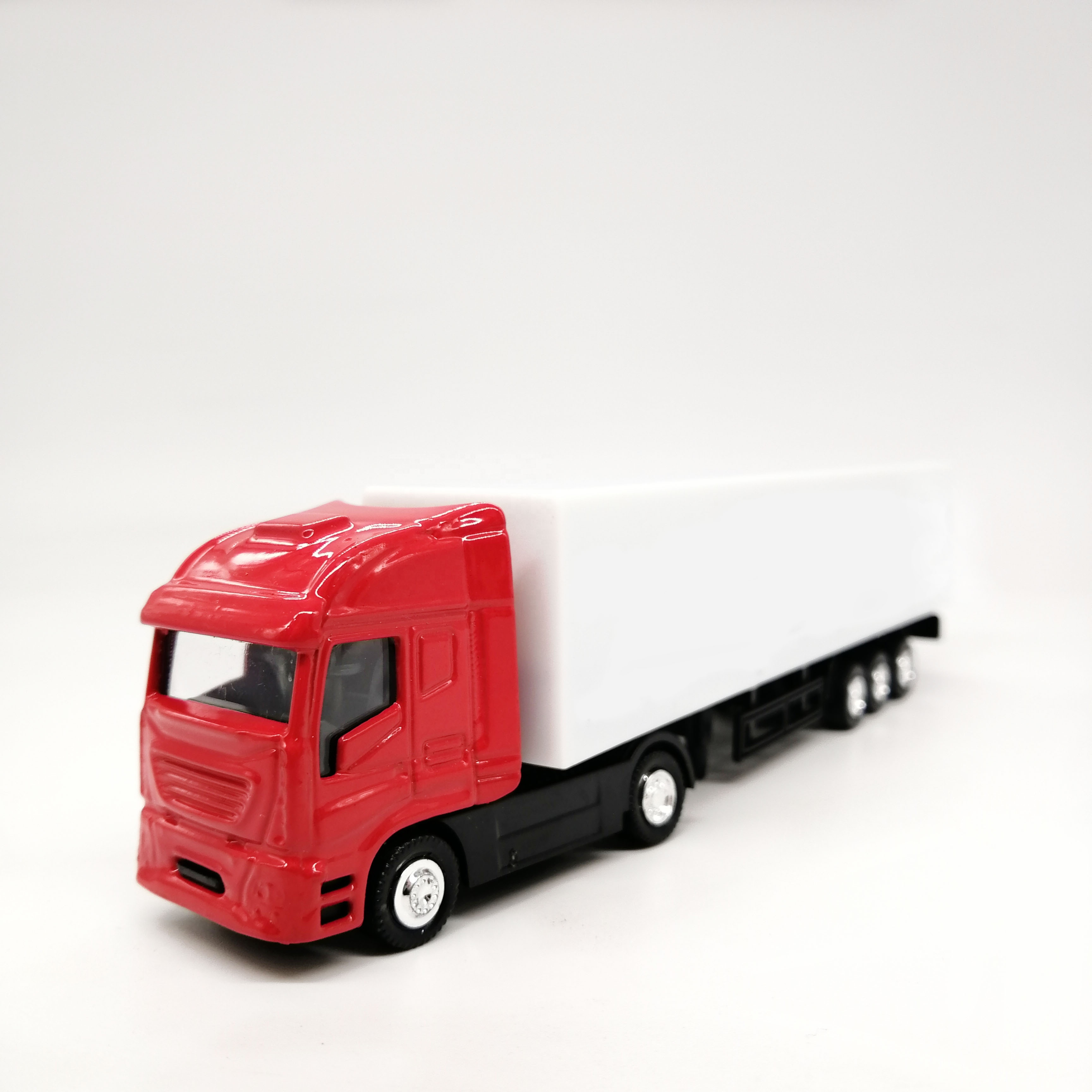 Hot selling truck toy custom diecast metal toy truck for kids play and promotion