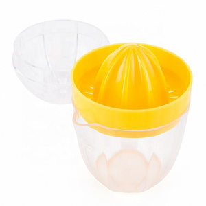 Hand Lemon Orange juicer Lime Press Manual Portable Citrus Juicer Squeezer with Juicer Cup and Strainer