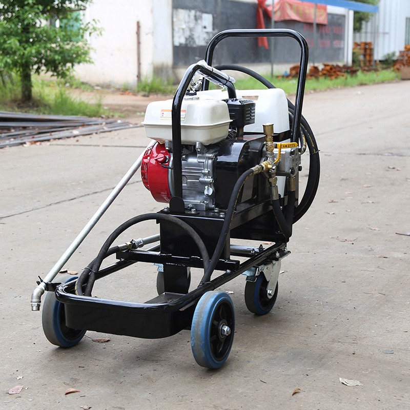 Hot Factory Price Min Asphalt Sprayer Machine Small Asphalt Sealcoat Sprayer Hand-Propelled Asphalt Spreader Truck