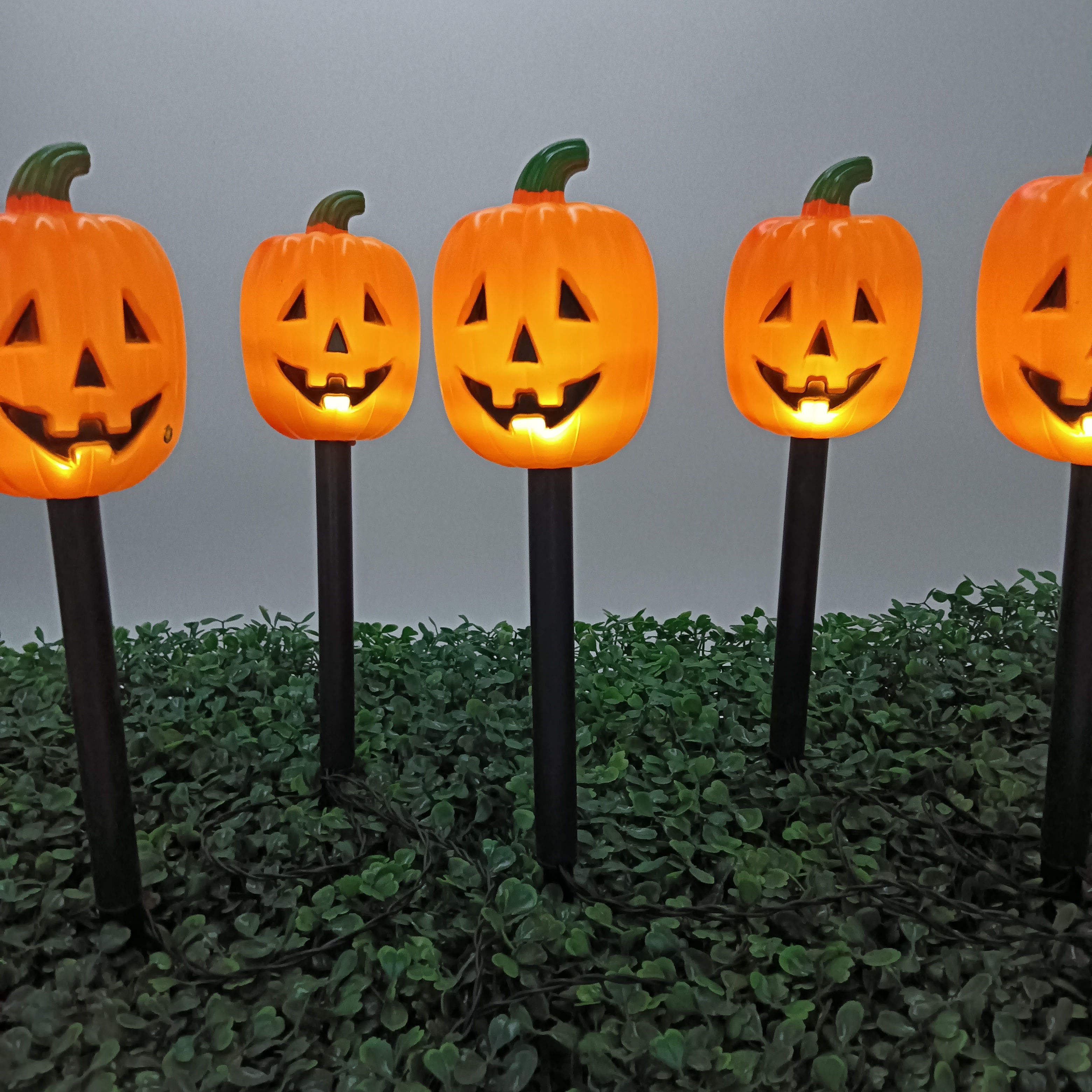 Pumpkin Halloween Solar Lights Outdoor  Outdoor Solar Landscape Decor Lighting LED Waterproof Pathway Lights