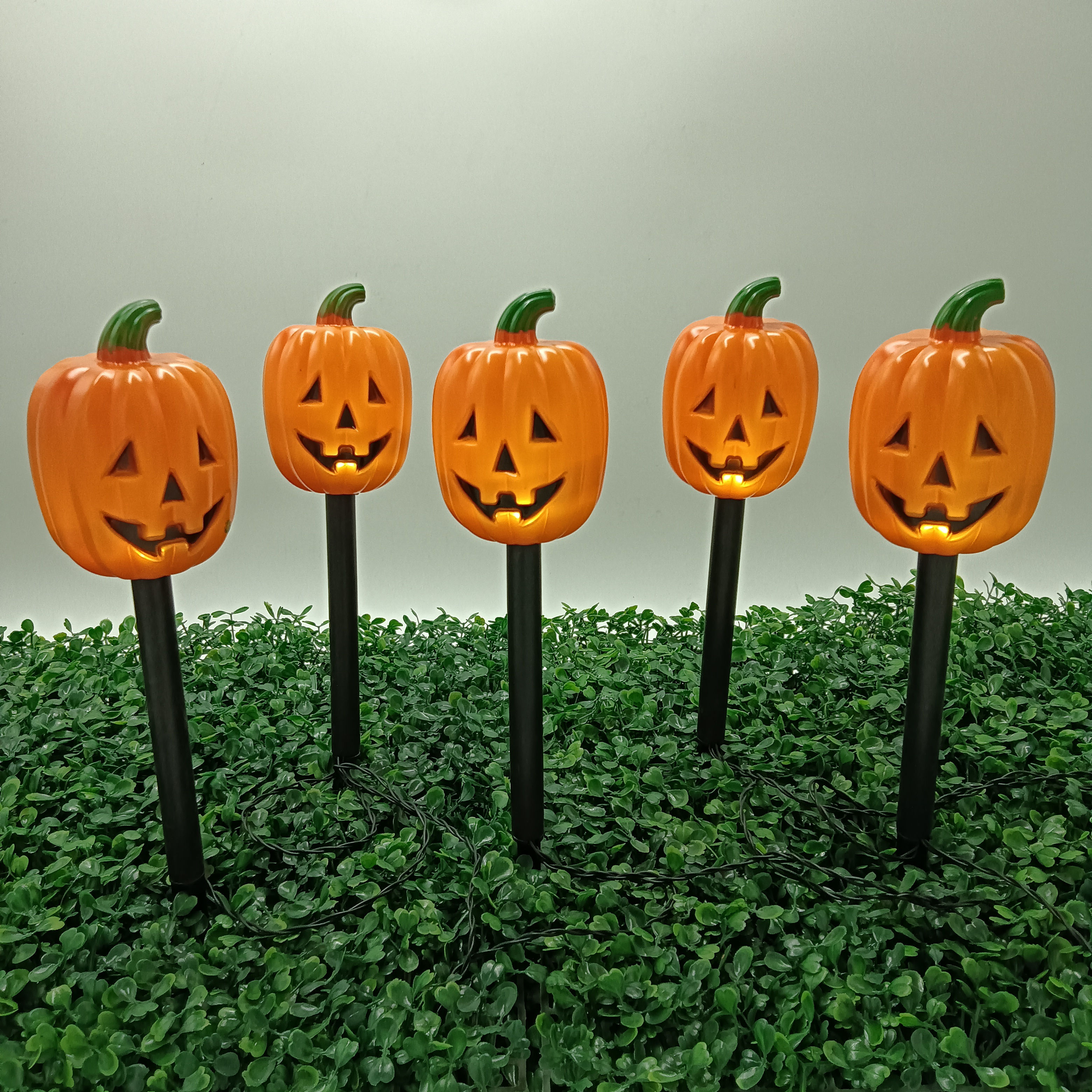 Pumpkin Halloween Solar Lights Outdoor  Outdoor Solar Landscape Decor Lighting LED Waterproof Pathway Lights