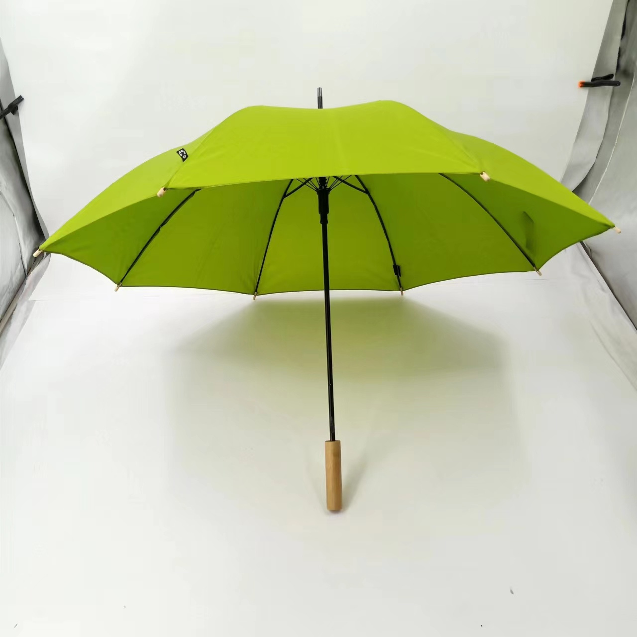 Eco Friendly  RPET Fabric Bamboo Handle And Tips Recycle Material Benefit To Environment 23 Inches Green Straight umbrella