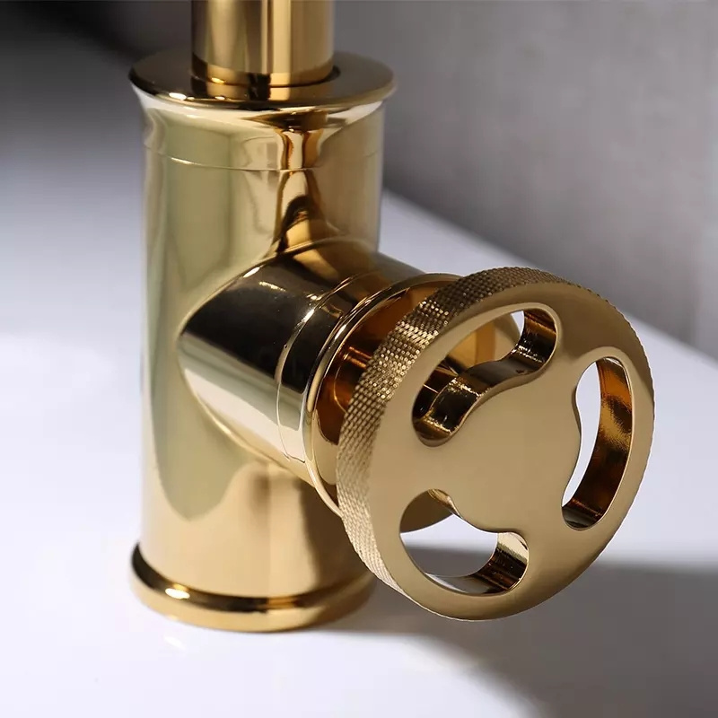 Modern Luxury Single Handle Golden Bathroom Brass Washbasin Faucet