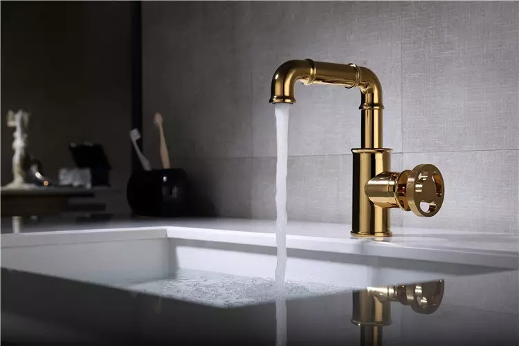 Modern Luxury Single Handle Golden Bathroom Brass Washbasin Faucet