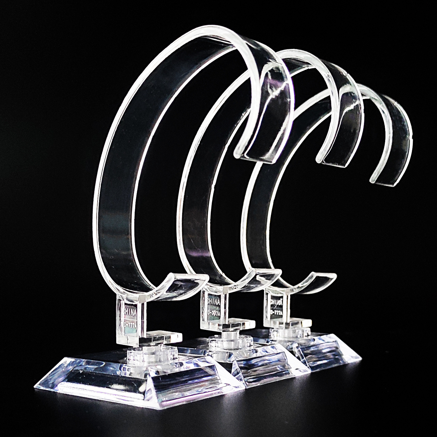 Custom High-end Plastic desktop Clear Acrylic Single Watch Display Stand, C-ring Type Retail Transparent Watch Display Racks