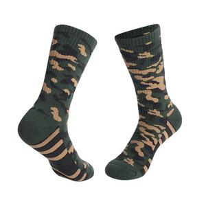 High quality mens army green socks cotton nylon ribbed camouflage terry socks