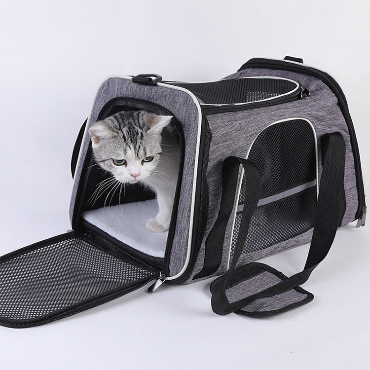 Design Portable Vehicle Pet Spacious Carrier Foldable Collapsible Carrier Travel Extra Large Cat Carrier