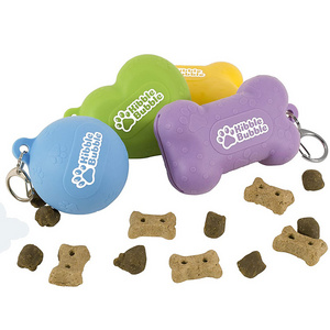 Portable silicone pet snack bag with hanging buckle cat food storage bag bubble dog treat pouch