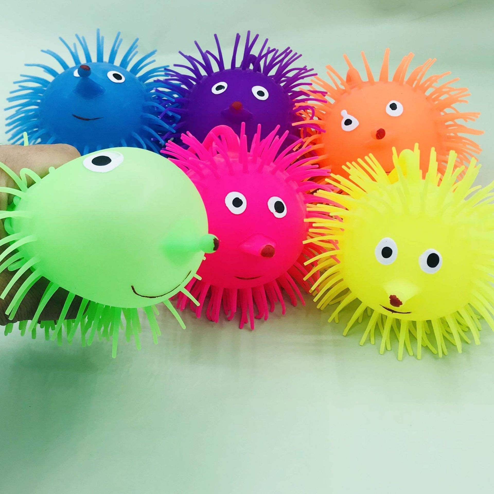 Flashing puffers balls squeezable stress squishy sensory toy stress relief fidgets ball