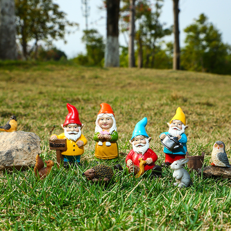 2023 hot sale resin crafts Christmas gift European style birthday gift dwarf ornaments garden decor seven dwarfs gnome statue