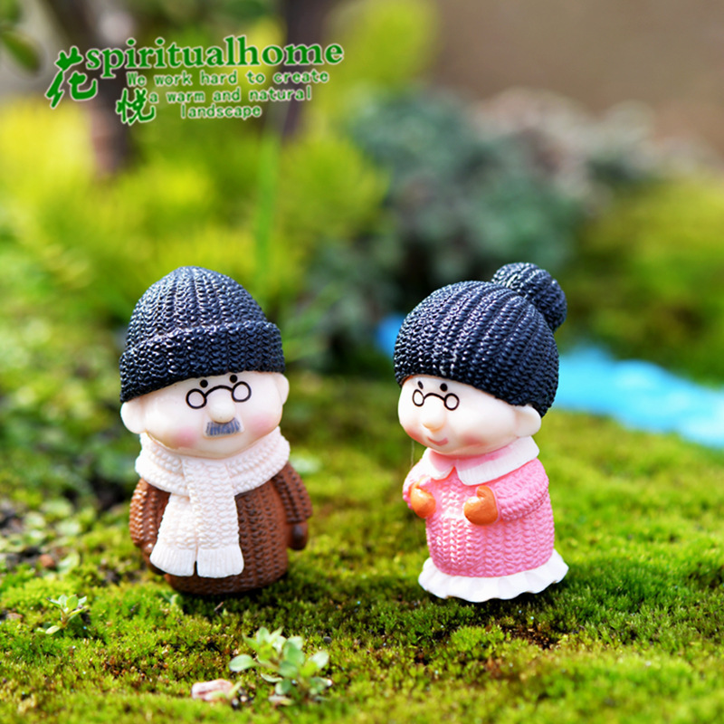 Micro landscape ornaments grandpa grandma figurine cartoon dolls DIY plastic crafts gifts garden home desktop decoration