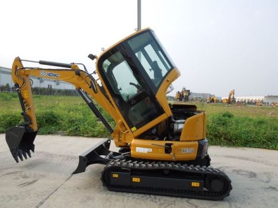 Jiangsu 4 Ton Mini Excavator 0.11 CBM Bucket Capacity Excavator Mini With Rubber Track