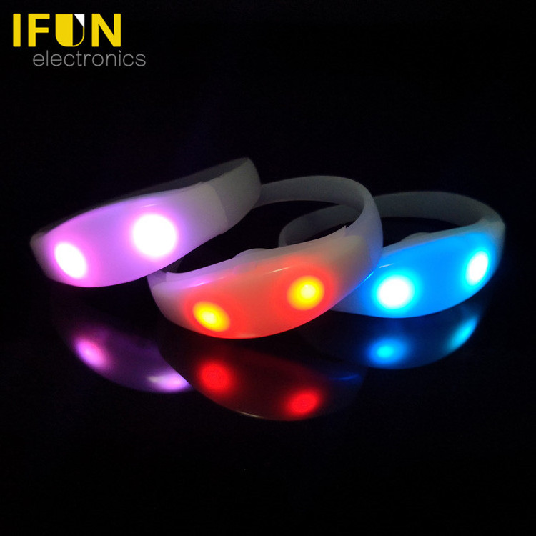 Wholesale Event Decoration Remote Control RF LED Wristbands LED Flashlight Bracelet Party Supplies