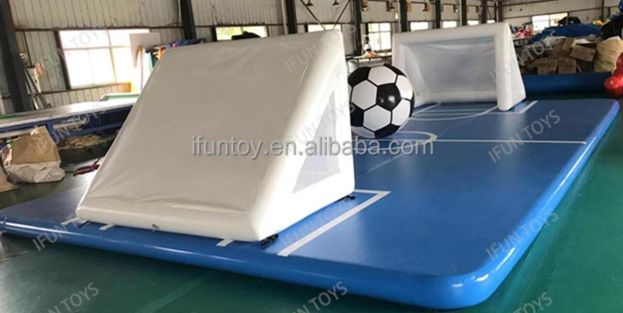 Trampoline Park Air Jumping Mattress Inflatable Football Field / Soccer Pitch with Inflatable Goal for Sport Game